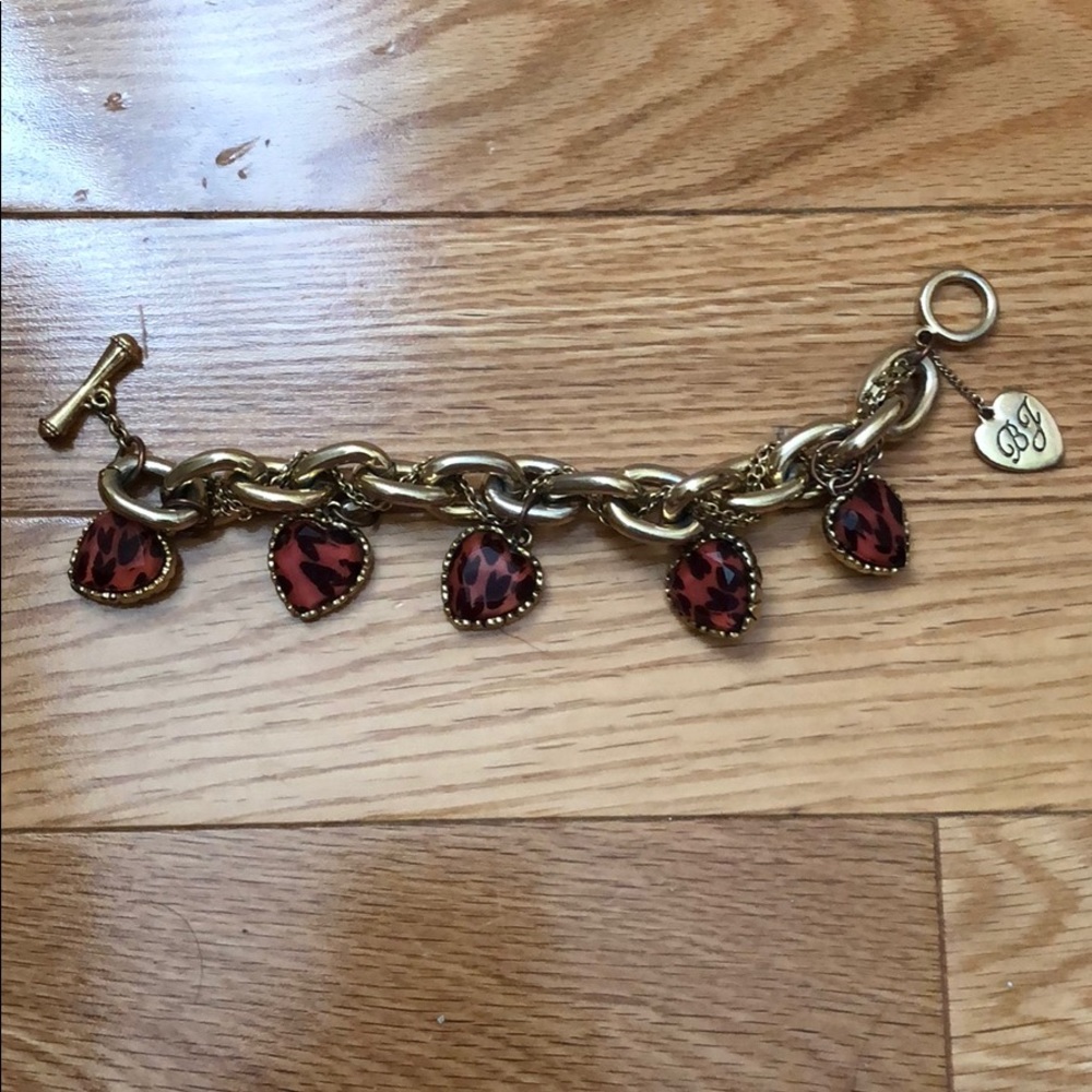 Betsey Johnson Charm Bracelet 💝